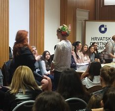 U Udruženju obrtnika Nova Gradiška održan seminar češljanja i izrade tradicijskih frizura
