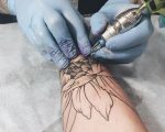 HZJZ objavio Preporuke za rad salona za tetoviranje i piercing (30. travnja)